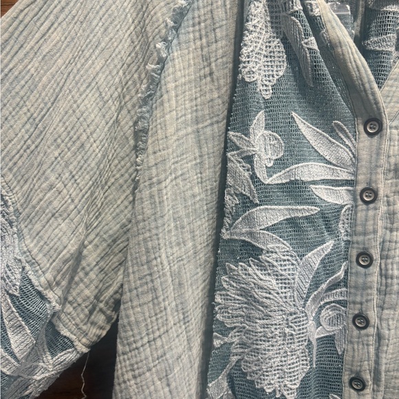 Oli & Hali Sabine Embroiderd Lace Button Front Blouse - Picture 8 of 13